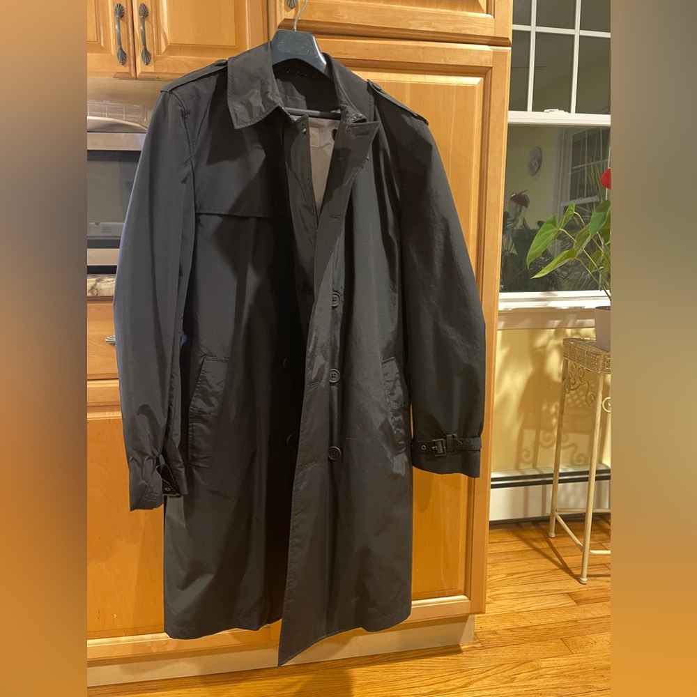 Calvin Klein Men’s Raincoat 42R